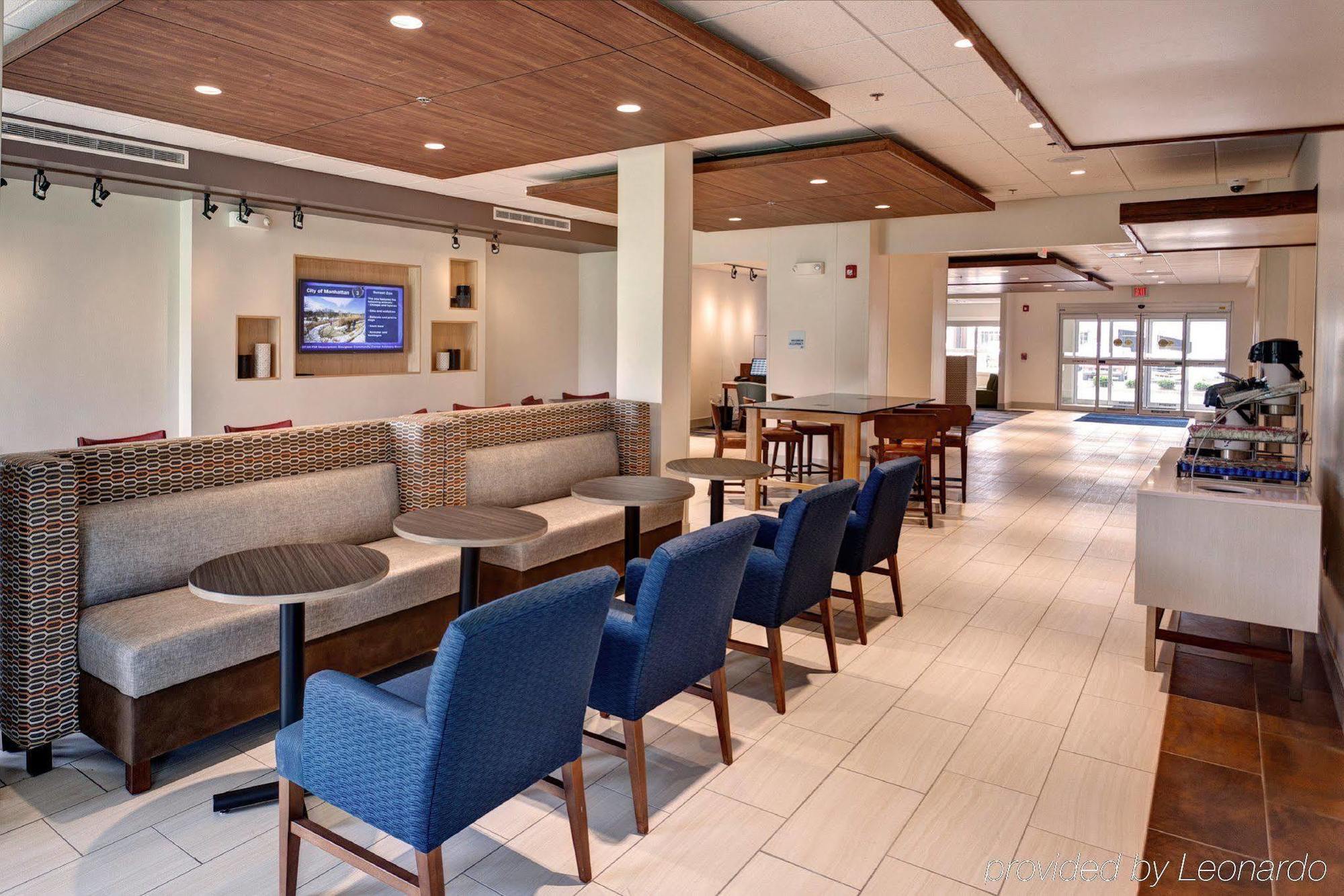 Holiday Inn Express & Suites Great Bend By Ihg Luaran gambar