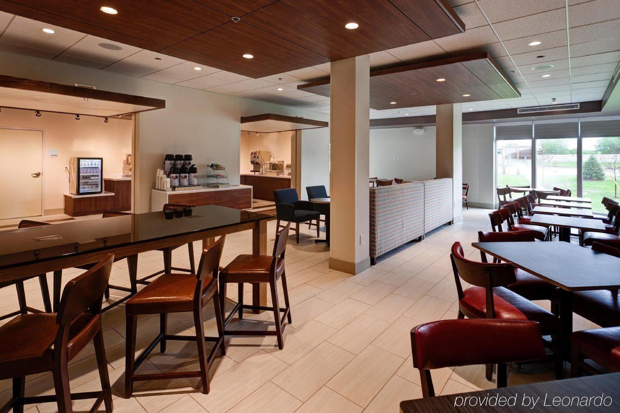 Holiday Inn Express & Suites Great Bend By Ihg Luaran gambar