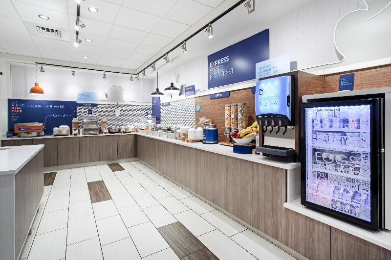 Holiday Inn Express & Suites Great Bend By Ihg Luaran gambar